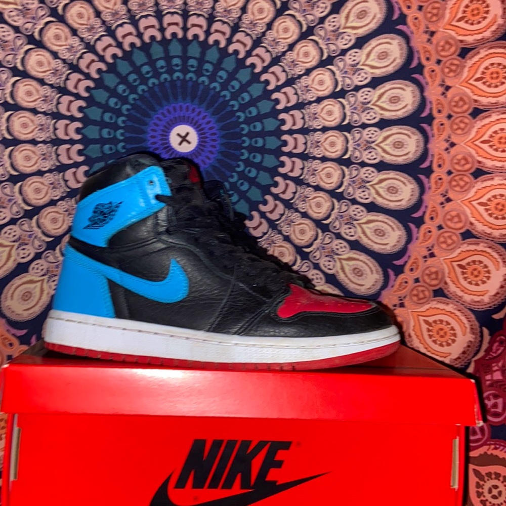 Women’s UNC to Chicago Air Jordan 1’s